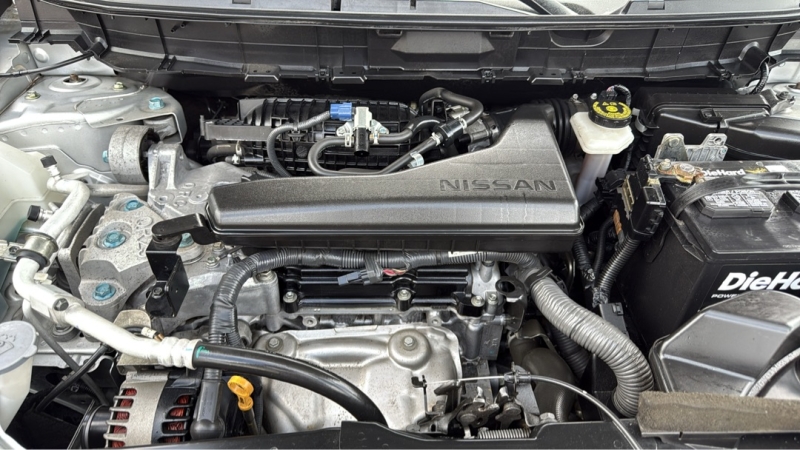 large picture of 2017 Nissan Rogue