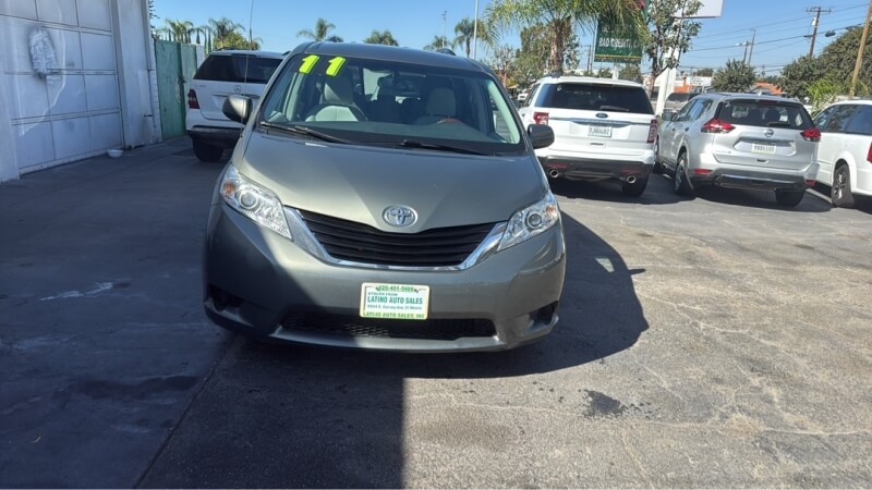 picture of 2011 Toyota Sienna