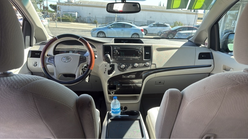 2011 Toyota Sienna LE