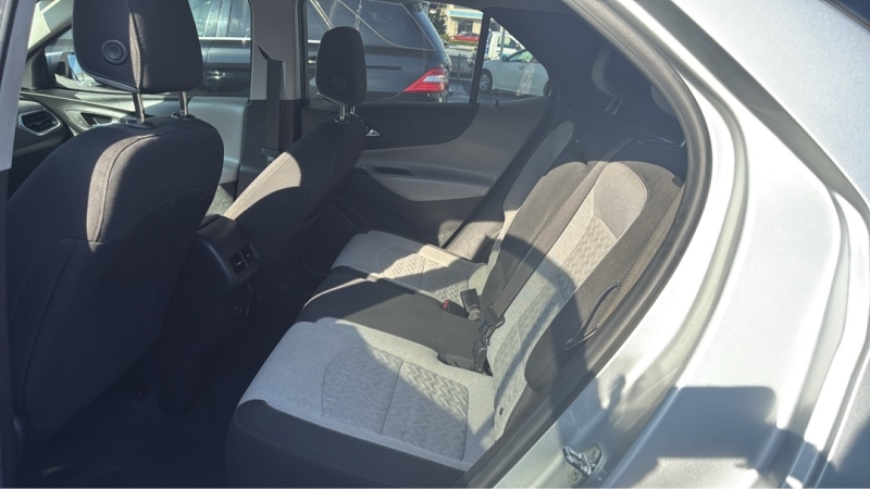 2022 Chevrolet Equinox LT's photo