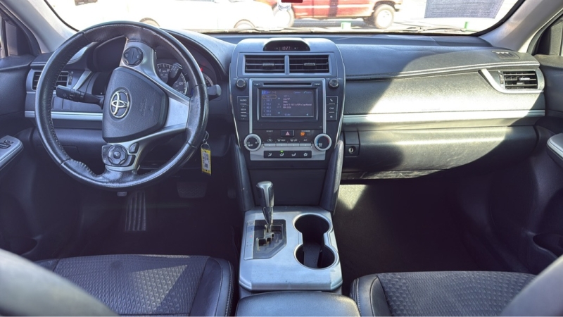 2012 Toyota Camry SE's photo