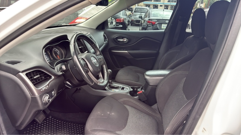 2019 Jeep Cherokee Latitude - Photo 3