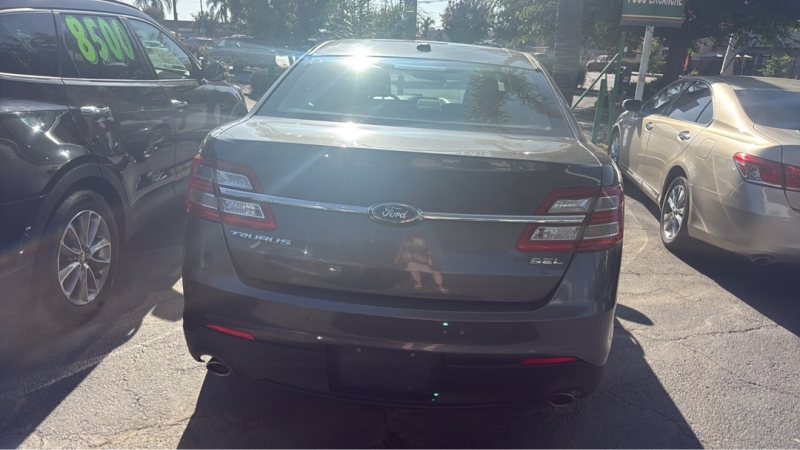 2017 Ford Taurus SEL - Photo 9