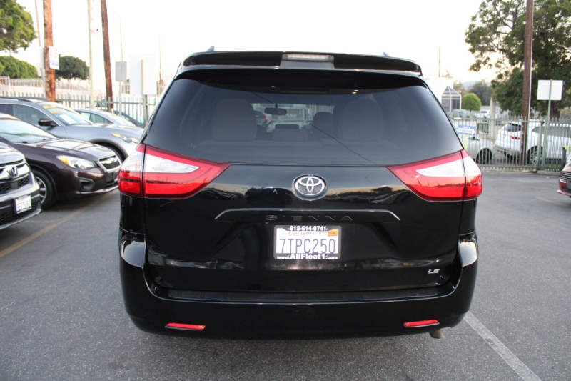 2016 Toyota Sienna LE
