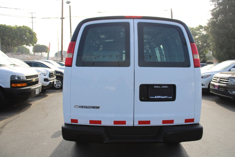 2009 Chevrolet Express Cargo Work Van's photo