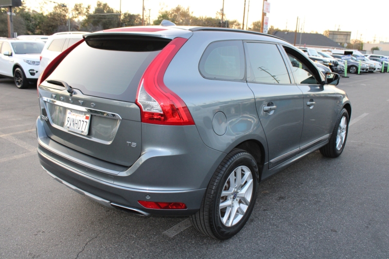 2017 Volvo XC60 T5 Dynamic