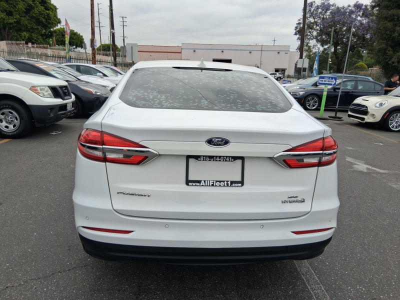 2019 Ford Fusion SE's photo