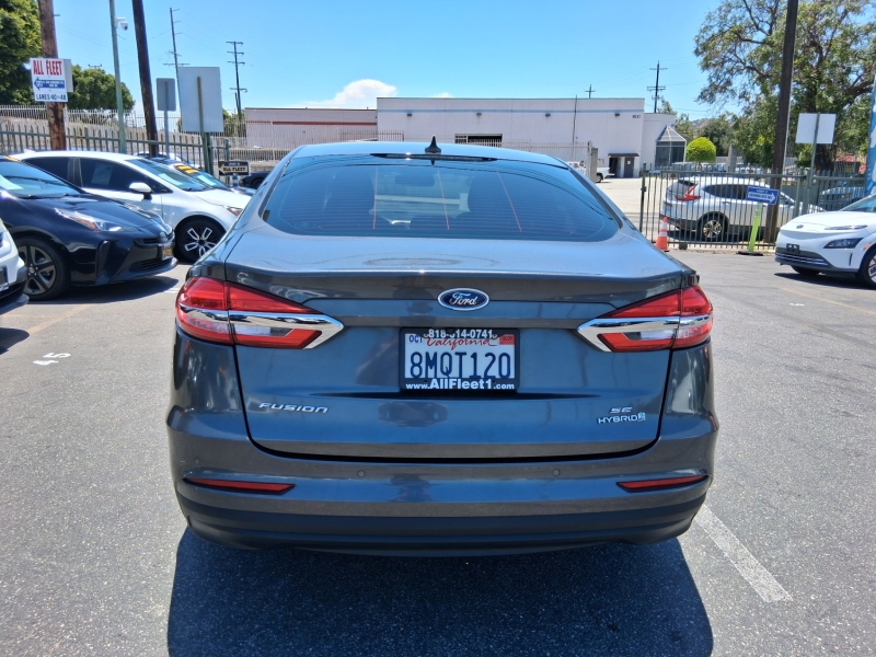 2019 Ford Fusion SE's photo