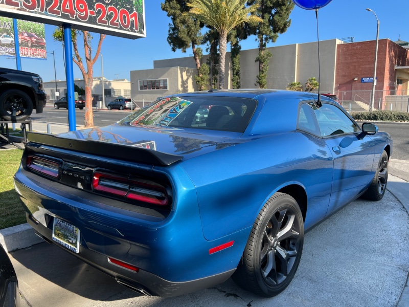 2020 Dodge Challenger SXT's photo