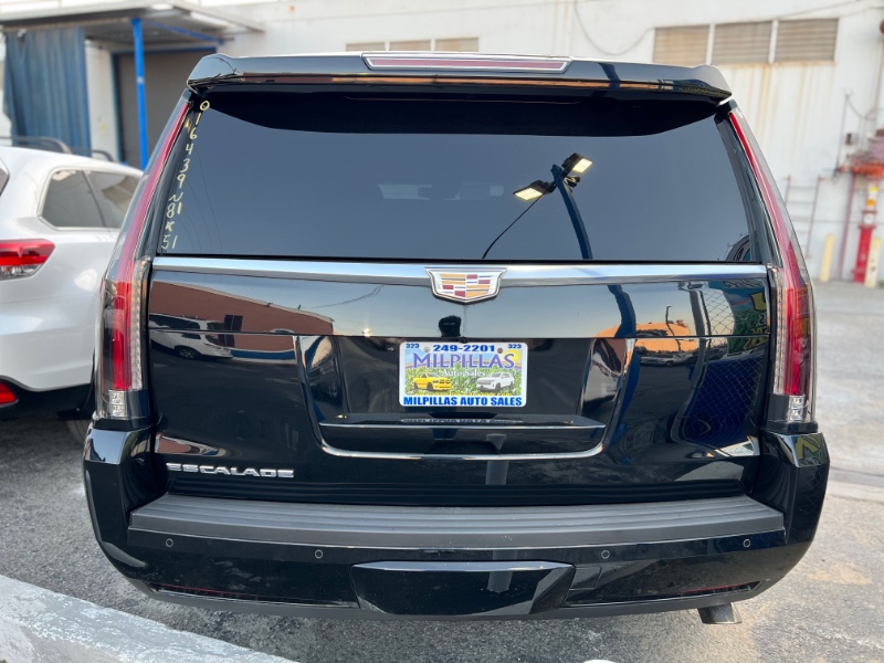 2016 Cadillac Escalade Luxury's photo