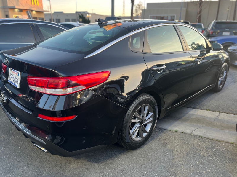 2020 Kia Optima LX's photo