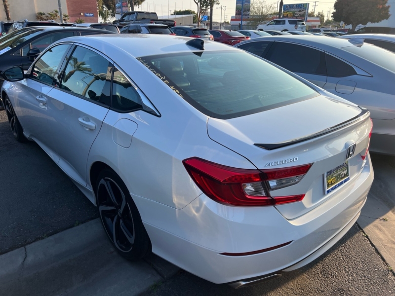 2022 Honda Accord Sport's photo