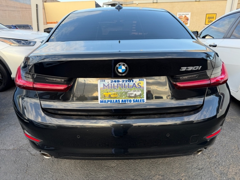2022 BMW 3 Series 330i Sedan's photo