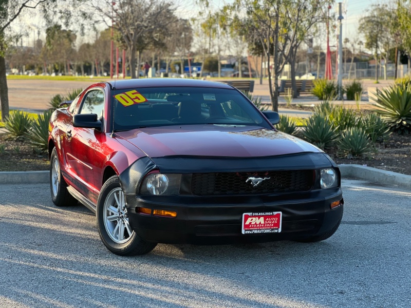 2005 Ford Mustang Photo