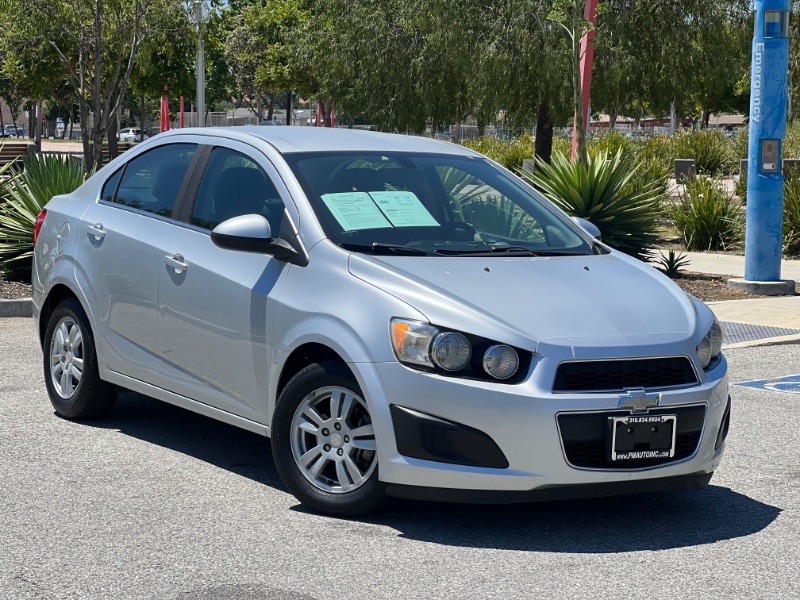 2016 Chevrolet Sonic Photo