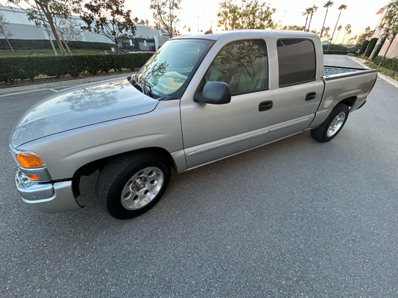 2004 GMC Sierra 1500 SLT's photo