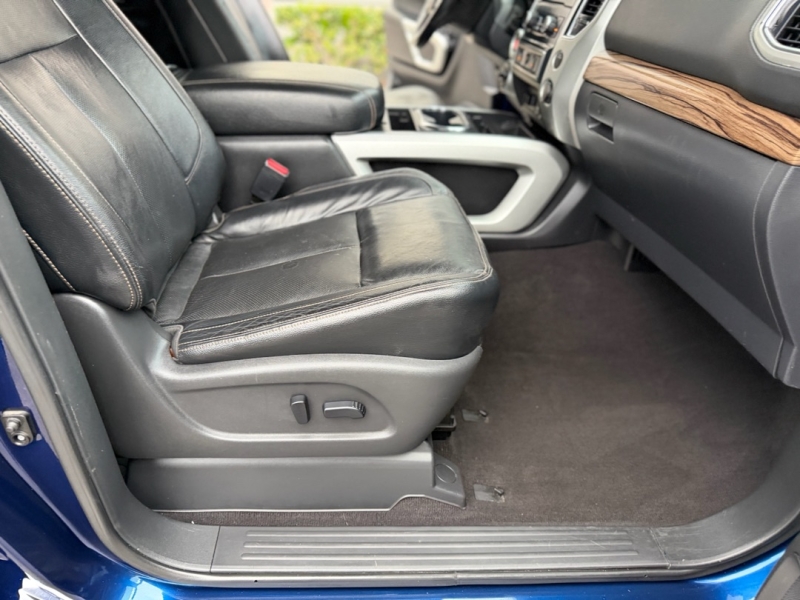 2017 Nissan Titan SL - Photo 25
