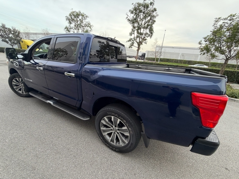 2017 Nissan Titan SL - Photo 10