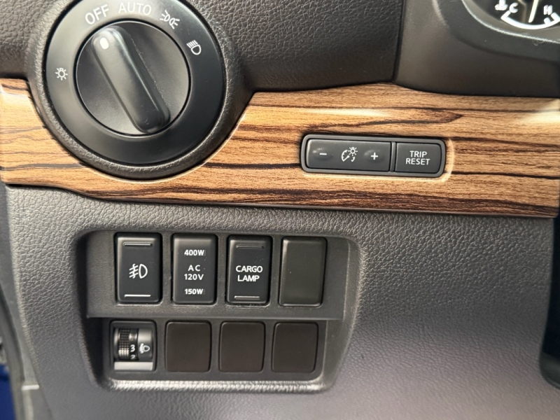 2017 Nissan Titan SL - Photo 32