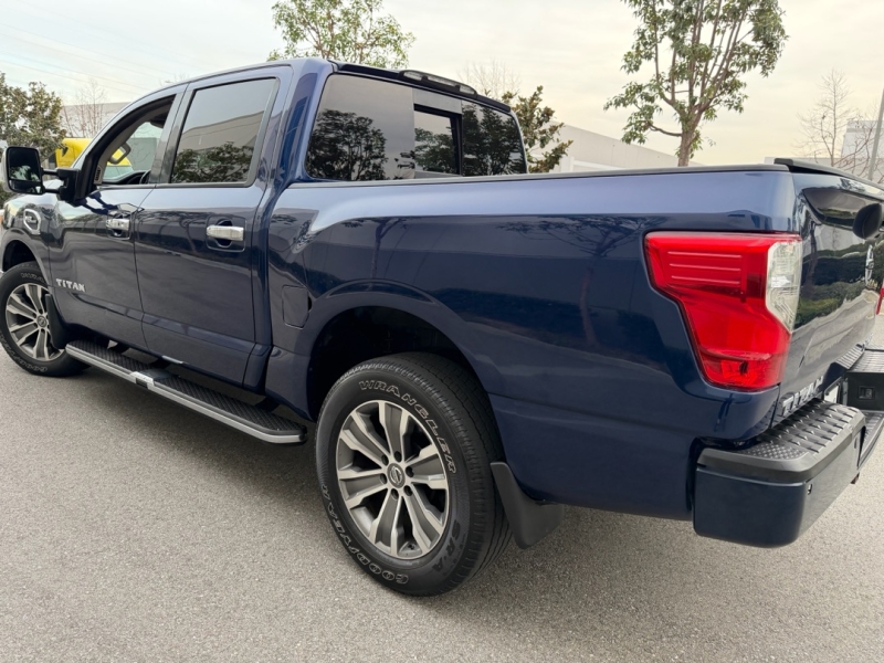 2017 Nissan Titan SL - Photo 6