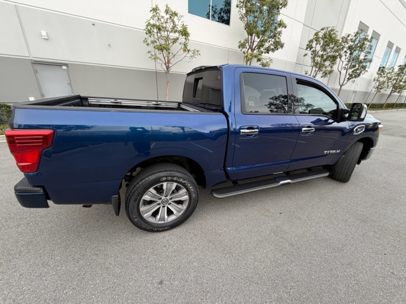 2017 Nissan Titan SL - Photo 9