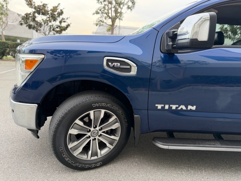 2017 Nissan Titan SL - Photo 5