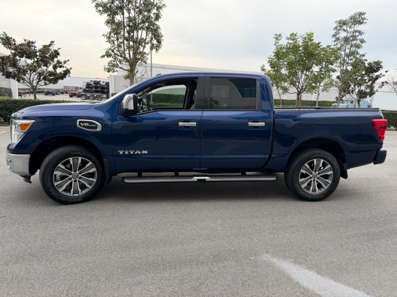 2017 Nissan Titan SL - Photo 4