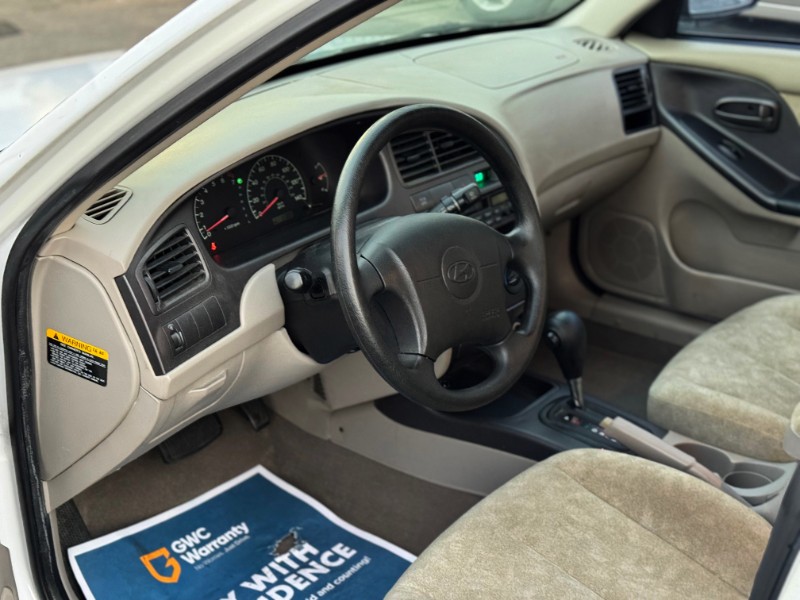 large picture of 2003 Hyundai ELANTRA