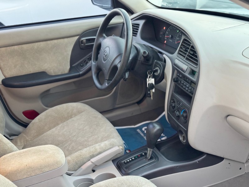 large picture of 2003 Hyundai ELANTRA