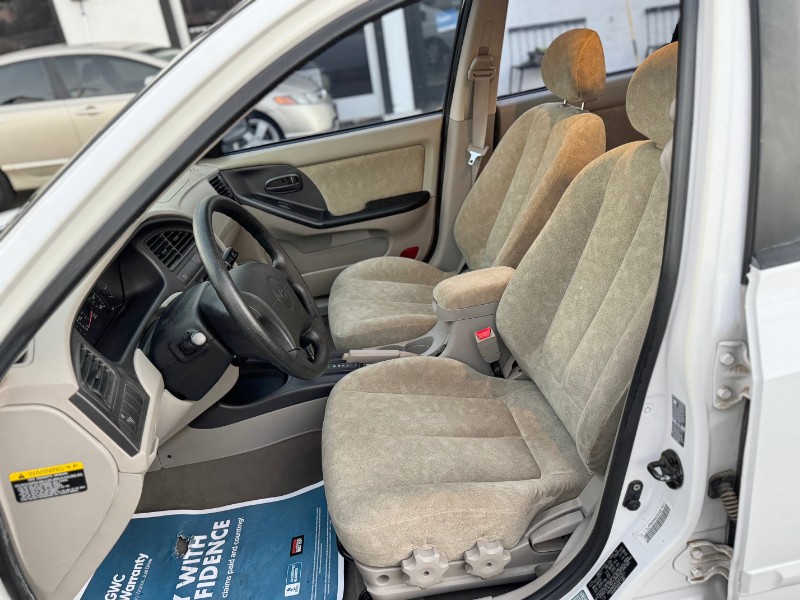 large picture of 2003 Hyundai ELANTRA