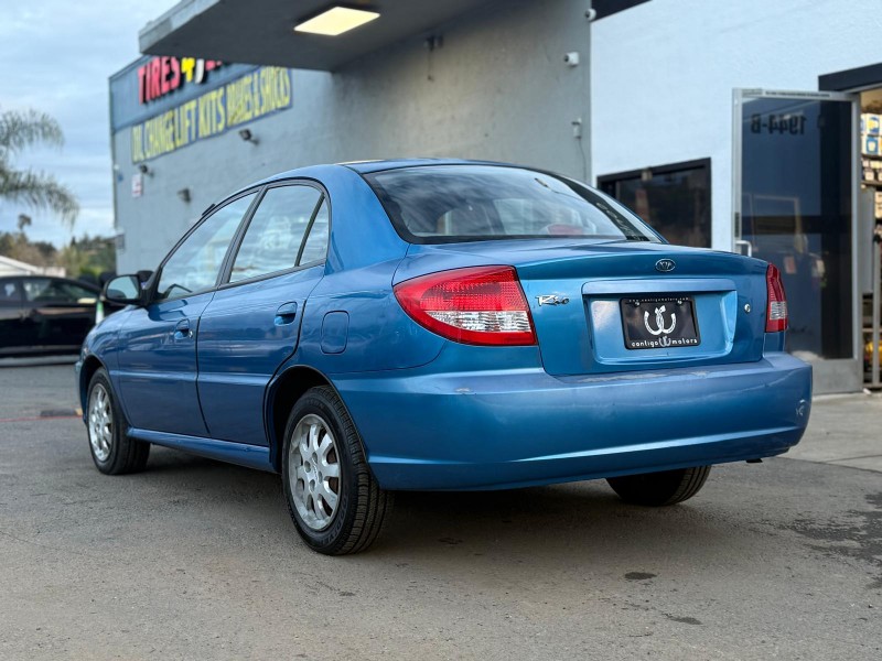2004 Kia Rio Base