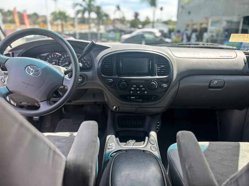 2005 Toyota Sequoia SR5 - Photo 9
