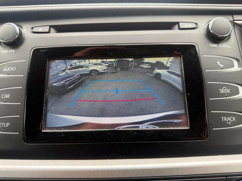 2016 Toyota Highlander LE - Photo 14