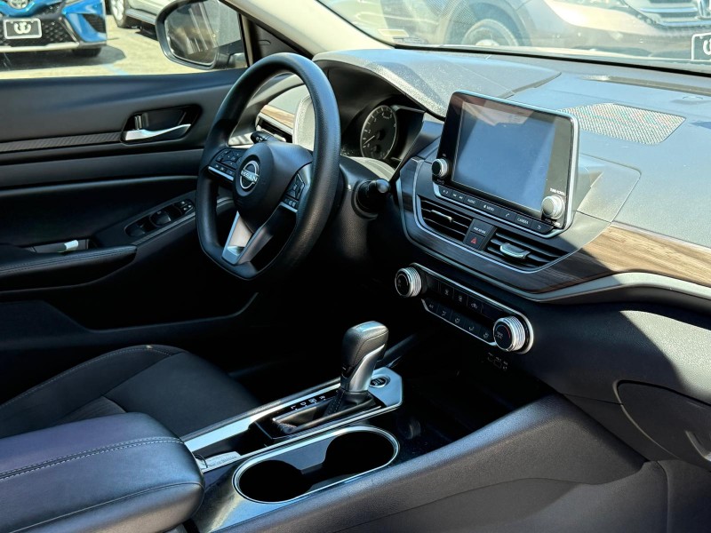 2024 Nissan Altima SV - Photo 13