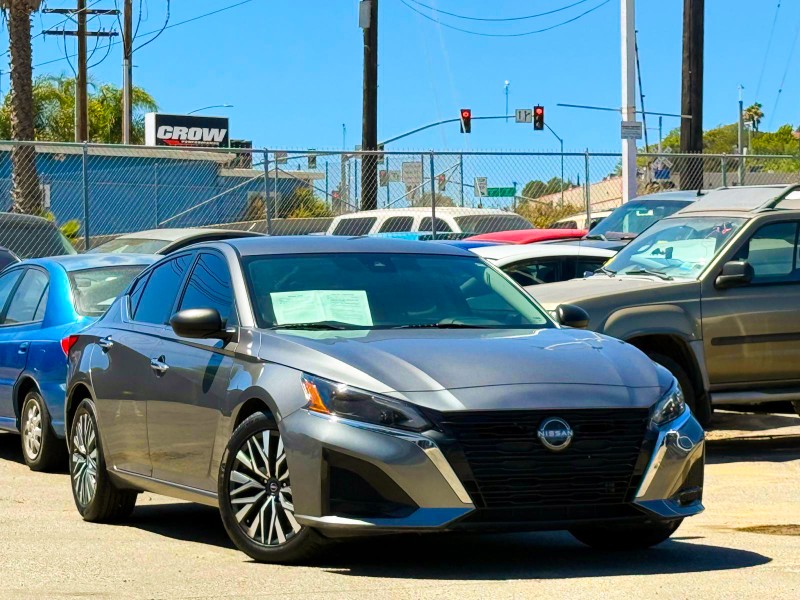 2024 Nissan Altima SV - Photo 17