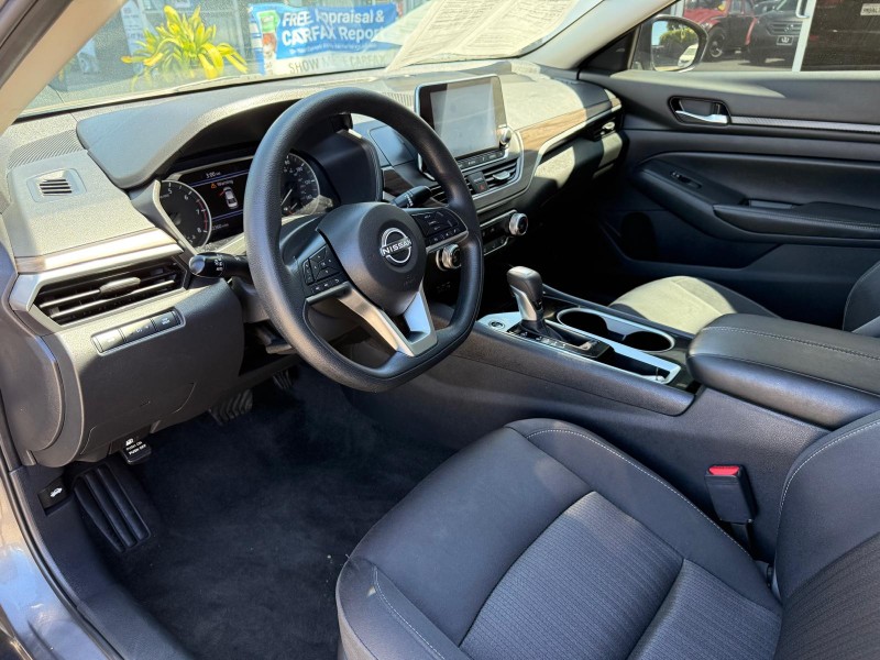 2024 Nissan Altima SV - Photo 11