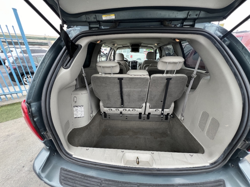 2006 Chrysler Town & Country Touring - Photo 7