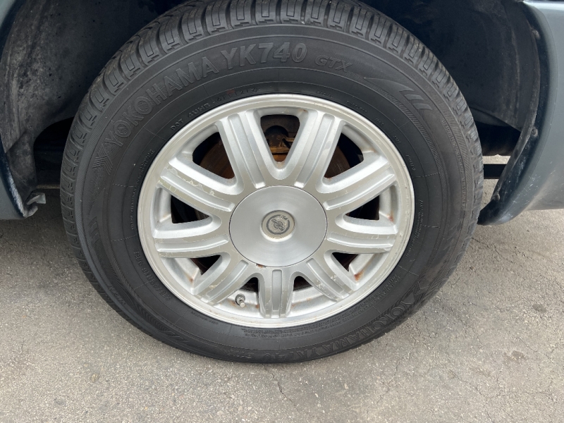 2006 Chrysler Town & Country Touring - Photo 13