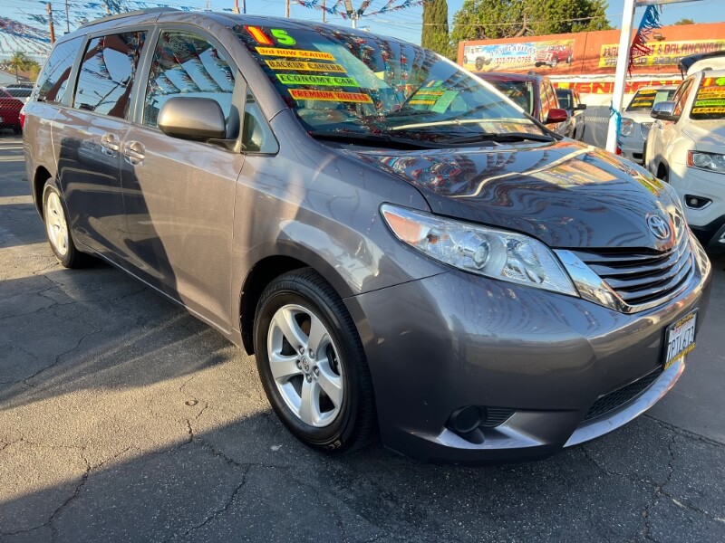 2015 Toyota Sienna Photo