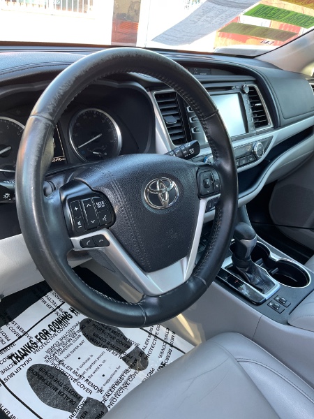 2019 Toyota Highlander XLE's photo