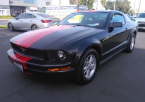 2005 Ford Mustang Photo