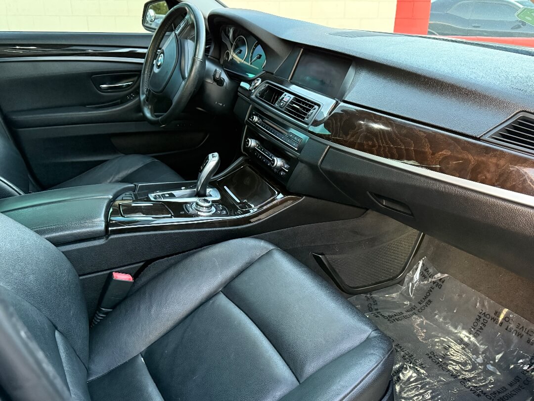 2013 BMW 5 Series 528i - Photo 3