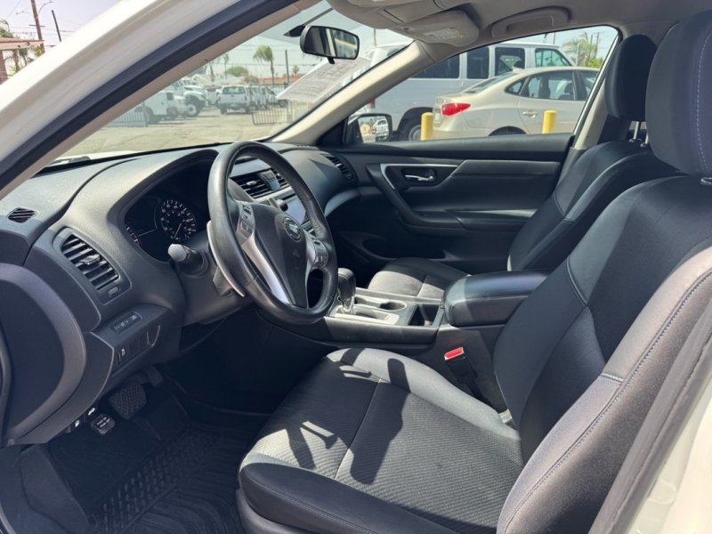 2017 Nissan Altima SR - Photo 11