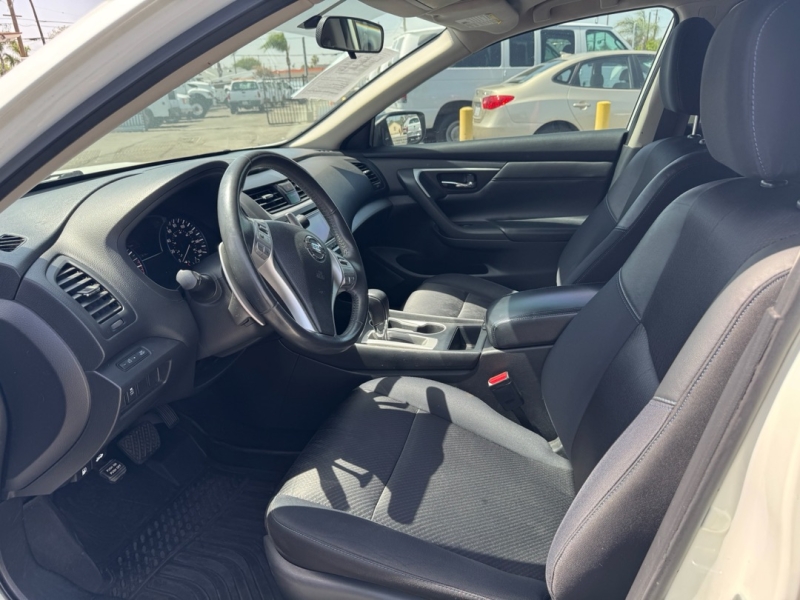 2017 Nissan Altima SR - Photo 13