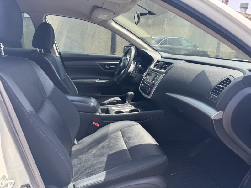 2017 Nissan Altima SR - Photo 7