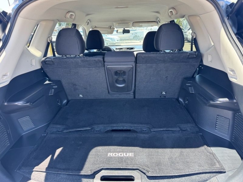 2017 Nissan Rogue SV - Photo 23