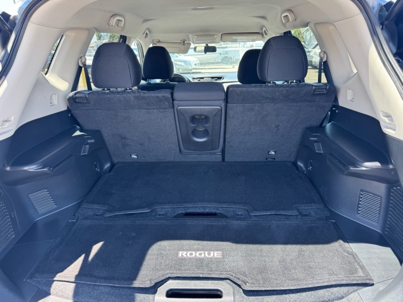 2017 Nissan Rogue SV - Photo 8