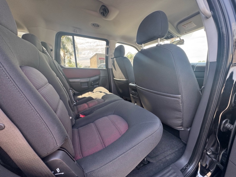 2005 Ford Explorer XLT - Photo 13