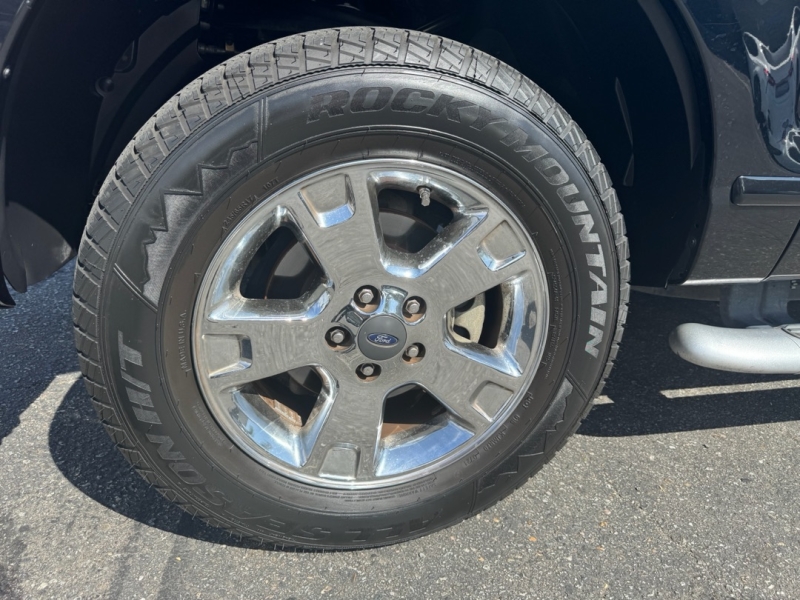 2005 Ford Explorer XLT - Photo 19