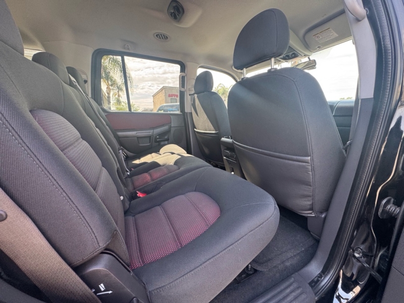 2005 Ford Explorer XLT - Photo 14